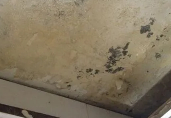 鄂州市阳台漏水维修公司分享下鄂州市卫生间渗水维修需要注意哪些问题。
